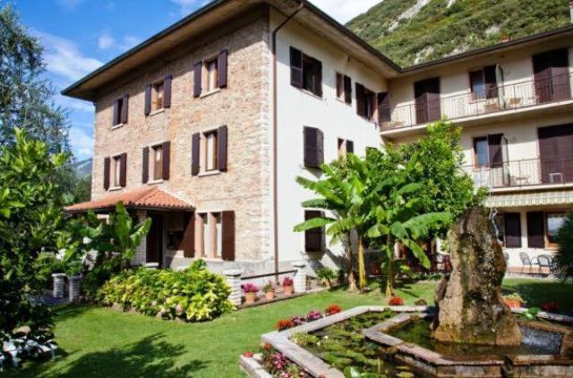 Hotel San Carlo Malcesine Bagian luar foto