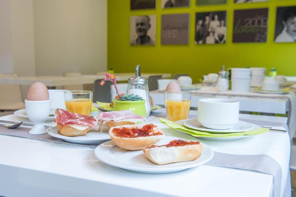Hotel San Carlo Malcesine Bagian luar foto