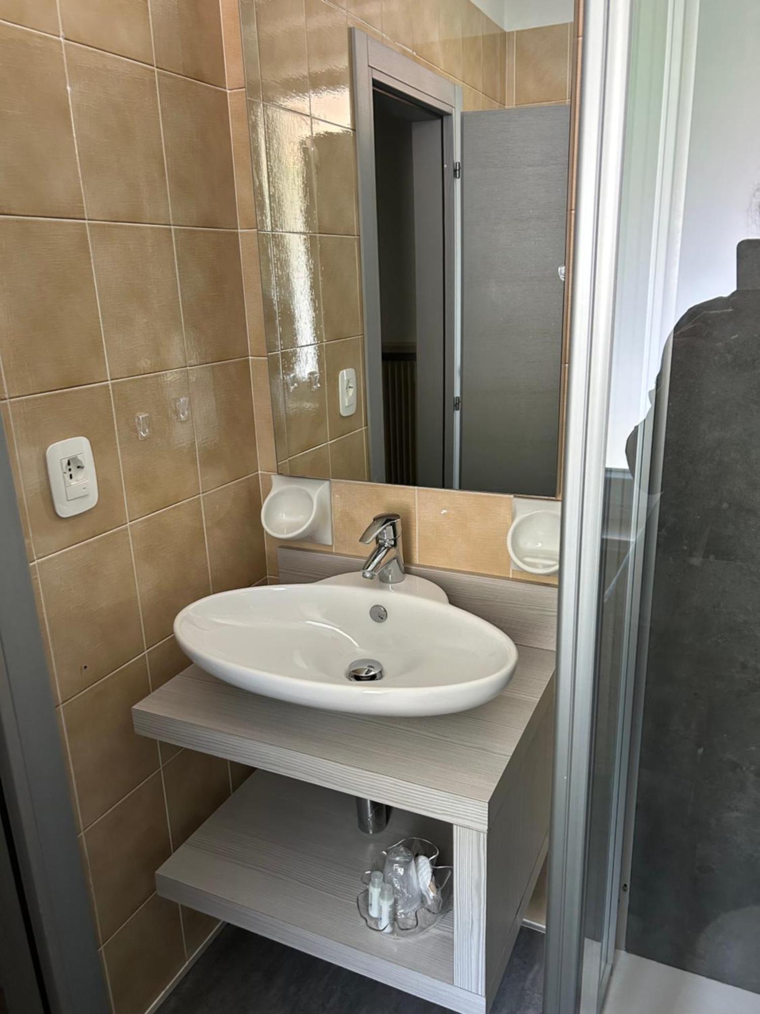 Hotel San Carlo Malcesine Bagian luar foto