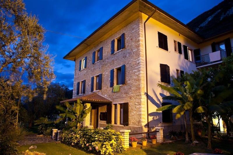 Hotel San Carlo Malcesine Bagian luar foto